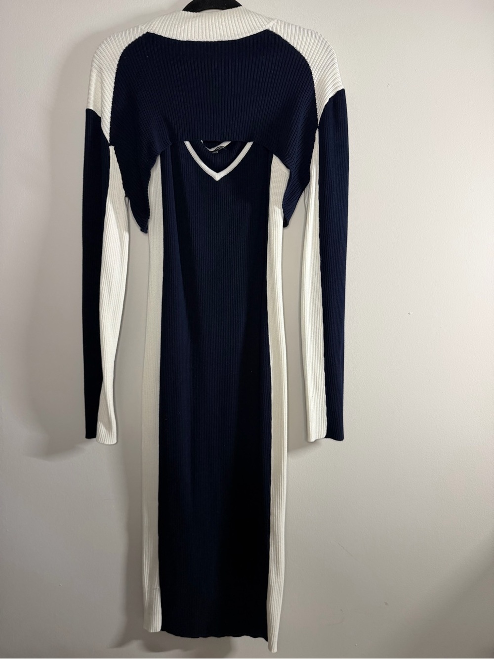 Ribbed V-Neck Long Sleeve Midi Dress - Navy and White - 2X